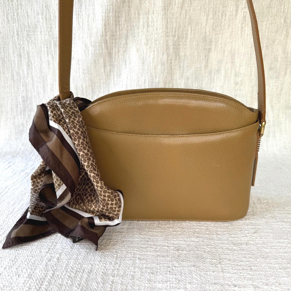Vintage Coach Madison Regis Crossbody Bag | Light Tan Leather, Made in Italy - Picture 2 of 9